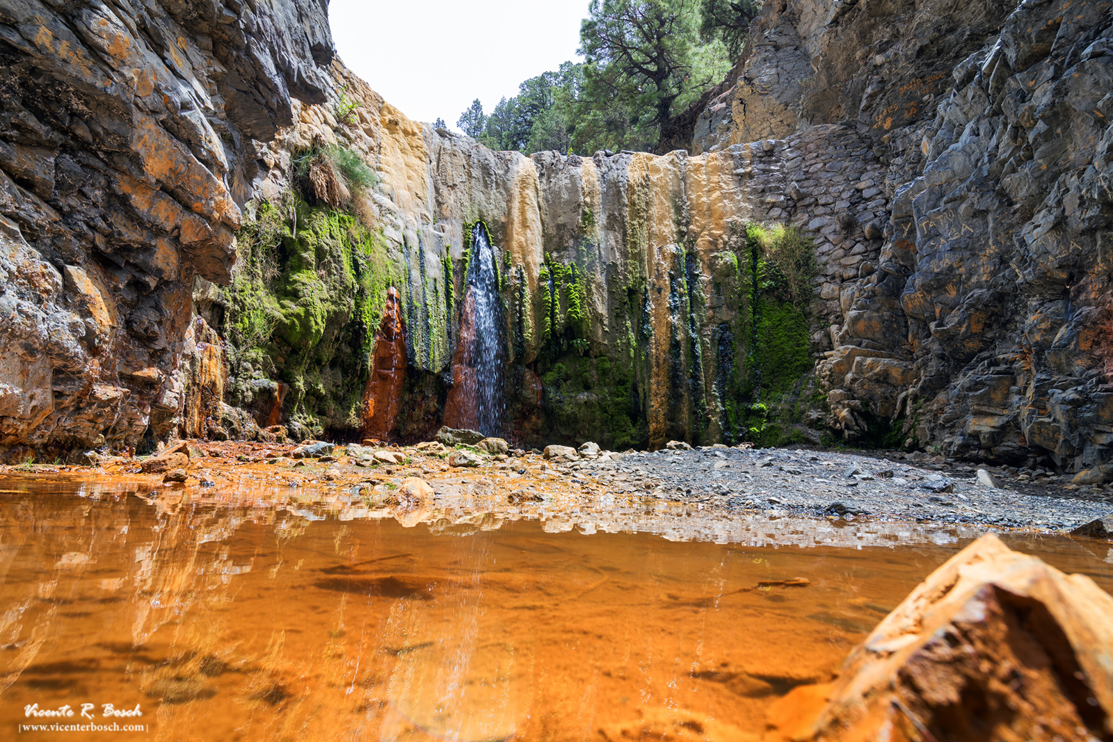 Cascada de colores - Caldera de Taburiente - La Palma