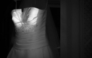 Detalle de luz en un traje de novia